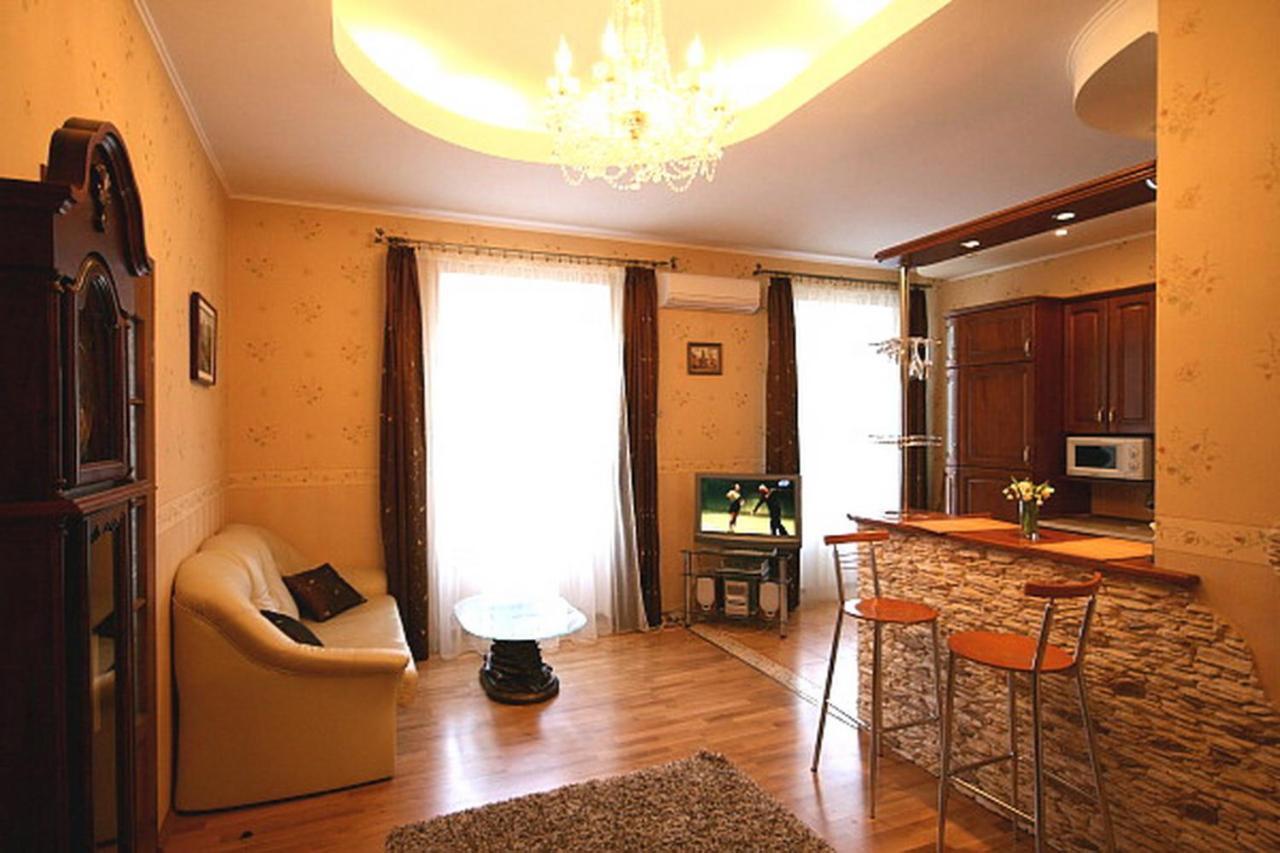 Park Apartment リヴィウ エクステリア 写真